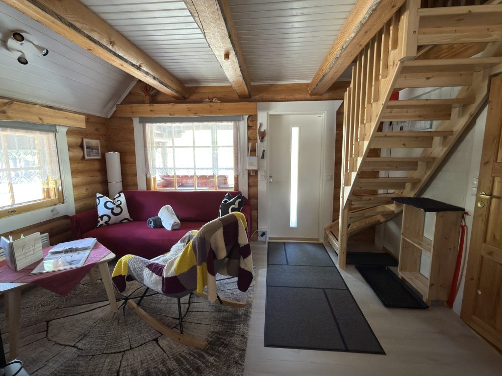 Eingangsbereich und Wohnzimmer
